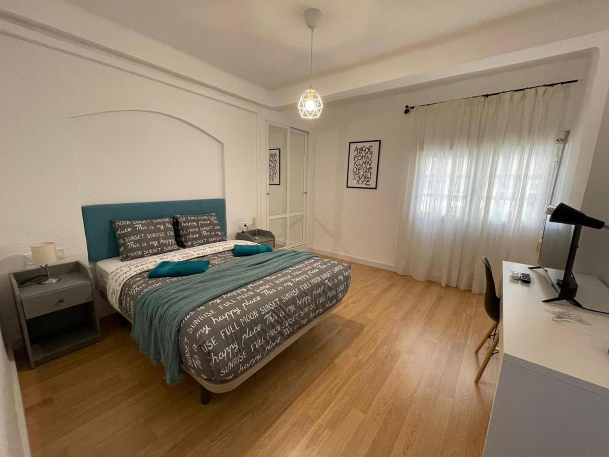 Holidays2Malaga 2 Bedroom Armengual De La Mota Close Shopping Center Málaga Exterior foto