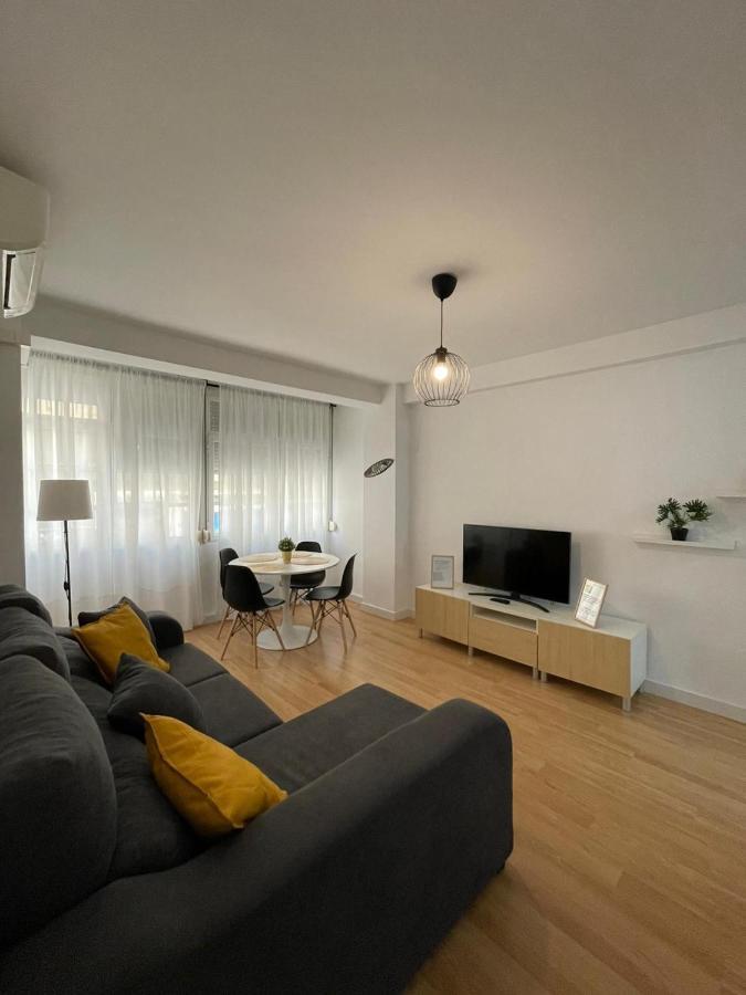 Holidays2Malaga 2 Bedroom Armengual De La Mota Close Shopping Center Málaga Exterior foto